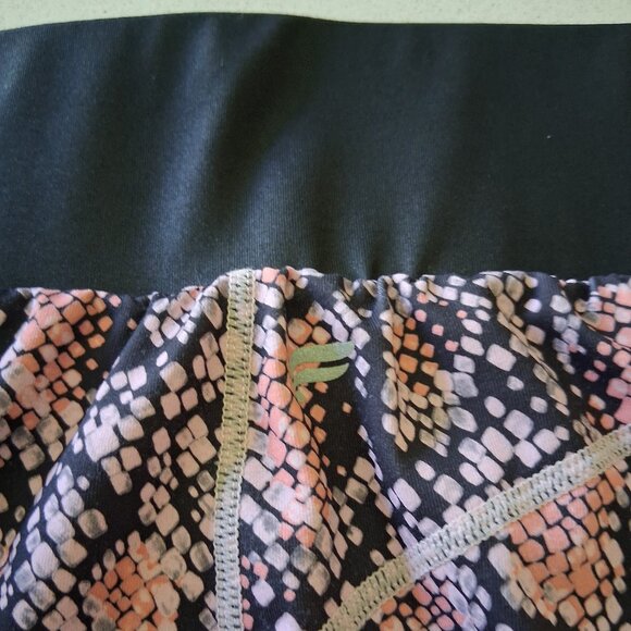 Fabletics 3 Piece Black, Gray, & Melon Pink Workout Set Women's Size M - Picture 5 of 16